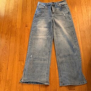 Risen | Wide Leg Split Hem Light Wash Jean | Size 9/29